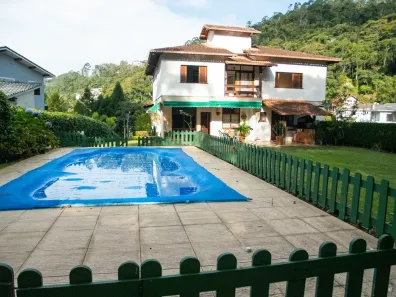 Casa de Condomínio com 4 Quartos à venda, 437m² no Parque do Imbui, Teresópolis