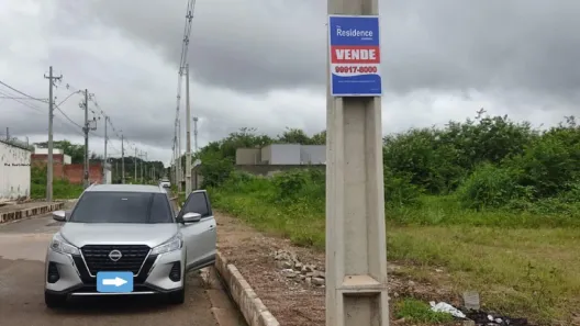 Lote/Terreno à venda, 300m² no Uruguai, Teresina