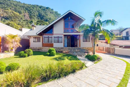 Casa de Condomínio com 4 Quartos à venda, 229m² no Carlos Guinle, Teresópolis