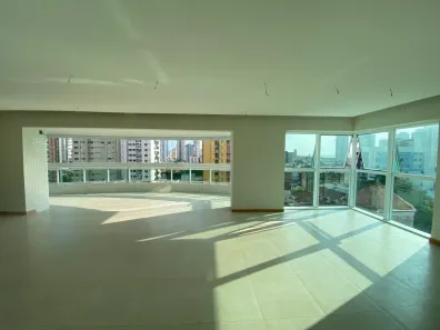 Apartamento com 3 Quartos para venda ou aluguel, 200m² no Umarizal, Belém