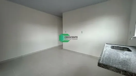 Casa com 2 Quartos para alugar, 35m² no Jardim do Estádio, Santo André