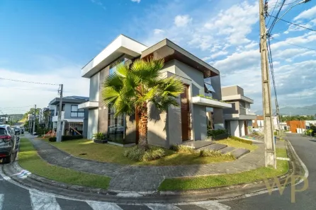 Casa de Condomínio com 4 Quartos à venda, 237m² no Vila Nova, Joinville