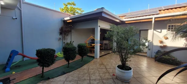 Casa com 3 Quartos à venda, 243m² no Jardim Centenário, Mogi Guaçu