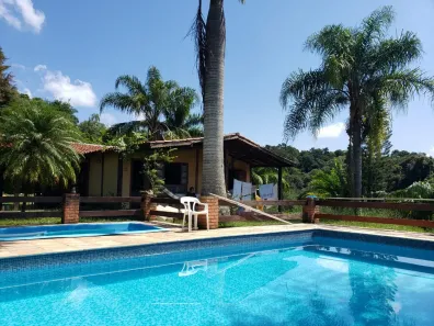 Fazenda/Sítio com 3 Quartos para alugar, 204m² no Alpes D Ouro, Bom Jesus dos Perdões