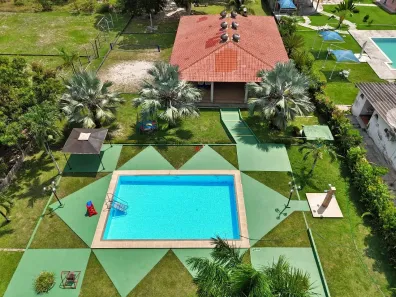 Casa de Condomínio com 3 Quartos à venda, 2100m² no Tarumã-Açu, Manaus