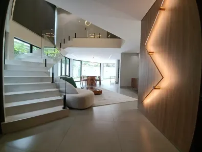 Casa de Condomínio com 3 Quartos à venda, 387m² no Jardins Madri, Goiânia