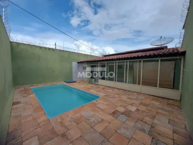 Casa com 3 Quartos à venda, 183m² no Nossa Senhora das Graças, Uberlândia