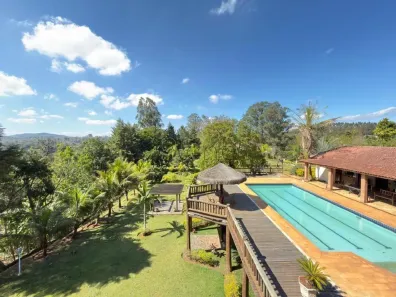 Fazenda/Sítio com 7 Quartos à venda, 1500m² no Monterrey, Louveira