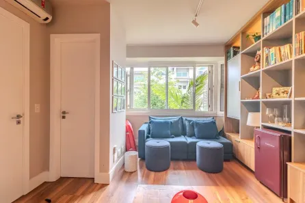 Casa com 4 Quartos para alugar, 324m² no Três Figueiras, Porto Alegre