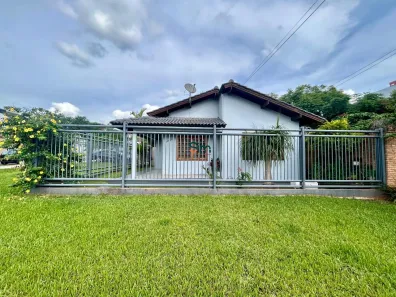 Casa com 3 Quartos à venda, 220m² no Maria Goretti, Chapecó