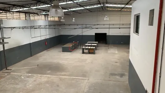 Galpão/Depósito/Armazém para venda ou aluguel, 3000m² no Centro, Diadema