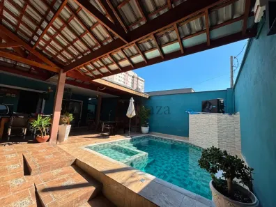 Sobrado com 3 Quartos à venda, 254m² no Loteamento Villa Branca, Jacareí