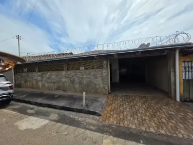 Casa com 4 Quartos à venda, 220m² no Vila Luciana, Goiânia