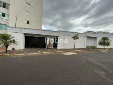 Casa com 3 Quartos para alugar, 212m² no Tubalina, Uberlândia