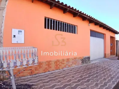 Casa com 3 Quartos para alugar, 250m² no São Jorge, Uberlândia