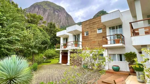 Casa de Condomínio com 5 Quartos à venda, 560m² no Araras, Petrópolis