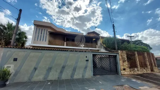 Sobrado com 4 Quartos à venda, 210m² no Jardim América, Campinas