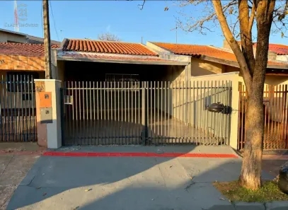 Casa com 2 Quartos à venda, 115m² no Colúmbia, Londrina