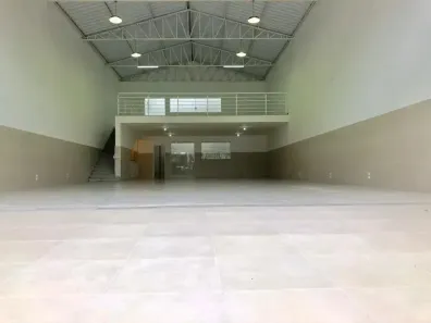 Galpão/Depósito/Armazém à venda, 332m² no Parque Sevilha, São Paulo