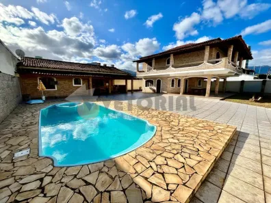 Sobrado com 4 Quartos à venda, 350m² no Indaiá, Caraguatatuba