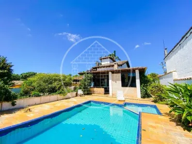 Sobrado com 4 Quartos à venda, 300m² no Centro, Embu-Guaçu
