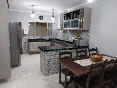 Casa com 3 Quartos à venda, 200m² no Jardim Hípica Pinheiro, Taubaté