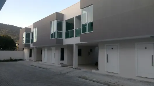 Sobrado com 2 Quartos à venda, 86m² no Barra, Balneário Camboriú