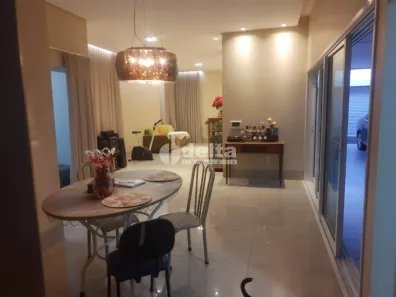 Casa com 4 Quartos à venda, 242m² no Segismundo Pereira, Uberlândia