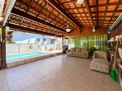 Casa de Condomínio com 4 Quartos à venda, 180m² no Vargem Grande, Teresópolis