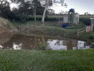 Fazenda/Sítio com 3 Quartos à venda, 200m² no , Anicuns