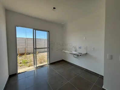Casa de Condomínio com 2 Quartos à venda, 45m² no Três Vendas, Pelotas