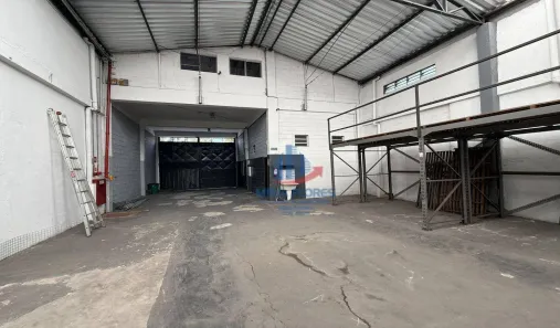 Galpão/Depósito/Armazém para alugar, 530m² no Piratininga, Osasco