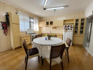 Casa com 3 Quartos para alugar, 196m² no Barreiros, São José
