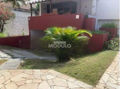 Casa com 4 Quartos para alugar, 487m² no Fundinho, Uberlândia