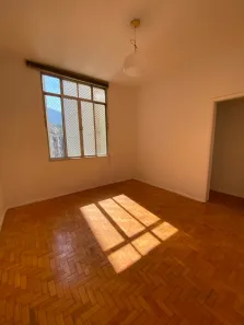 Apartamento com 3 Quartos para alugar, 80m² no Laranjeiras, Rio de Janeiro