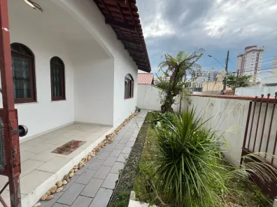 Casa com 3 Quartos à venda, 280m² no São João, Itajaí