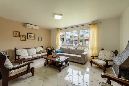 Casa com 4 Quartos à venda, 228m² no Ipanema, Porto Alegre
