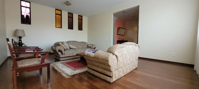 Casa com 5 quartos — Itapoã, Belo Horizonte