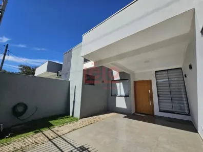 Casa com 3 Quartos para alugar, 85m² no Jardim Montreal, Maringá