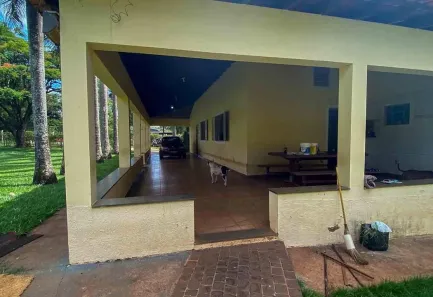 Fazenda/Sítio com 4 Quartos à venda, 600m² no Jockey Camping, Uberlândia
