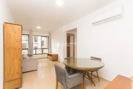 Apartamento com 2 Quartos para alugar, 66m² no Passo da Areia, Porto Alegre