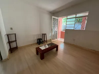 Casa com 1 Quarto para alugar, 27m² no Teixeira Dias (Barreiro), Belo Horizonte