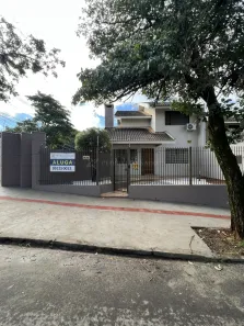 Casa com 3 Quartos à venda, 172m² no Zona Armazém, Maringá