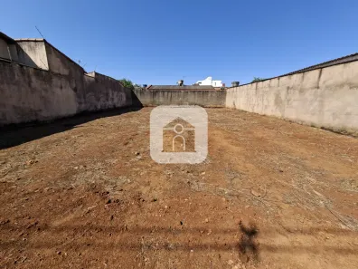 Lote/Terreno para alugar, 360m² no Santa Mônica, Uberlândia