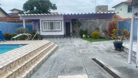Casa com 3 Quartos à venda, 120m² no Extensão do Bosque, Rio das Ostras