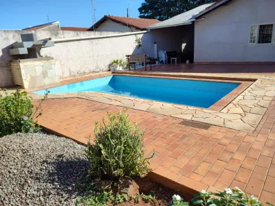 Casa com 4 Quartos à venda, 160m² no Tiradentes, Campo Grande
