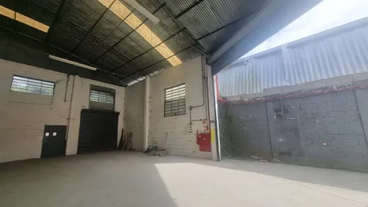 Galpão/Depósito/Armazém para alugar, 1100m² no Jardim Colibri, Cotia