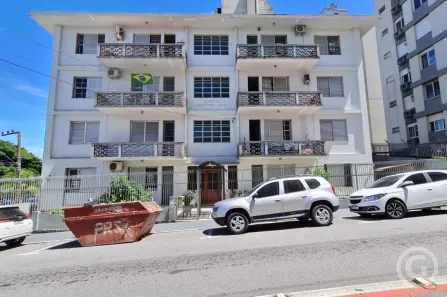 Apartamento com 3 Quartos para alugar, 81m² no Centro, Florianópolis