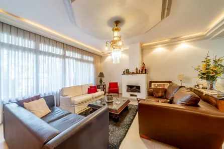 Casa com 4 Quartos à venda, 380m² no Três Figueiras, Porto Alegre