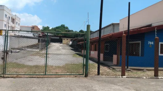 Ponto Comercial para alugar, 1800m² no Jardim Baronesa, Taubaté